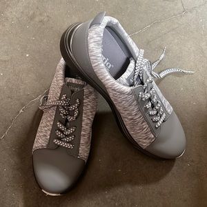 Women’s Alegria TRAQ Grey QEST Sneaker Size 41 (10.5-11)